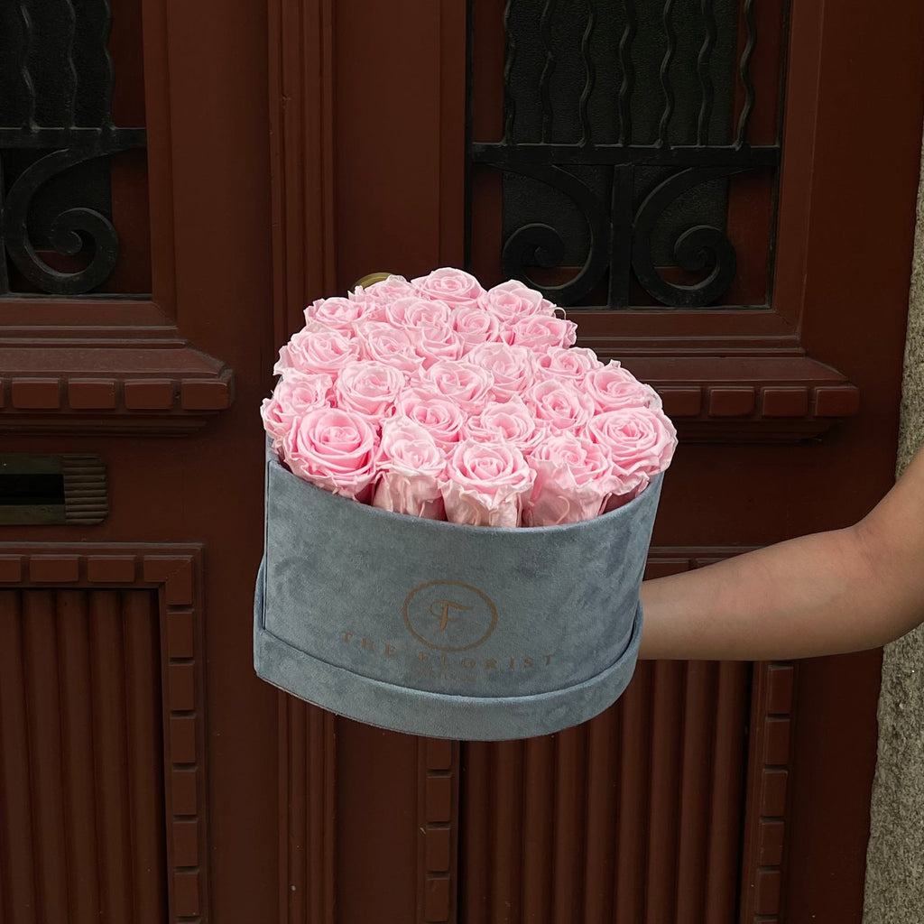 Glamorous Pink Roses - The Florist