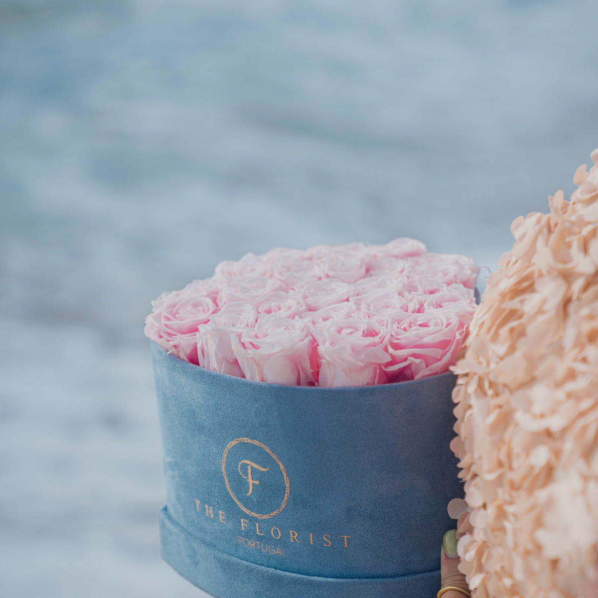 The Florist by Ferrero | Pink Roses - The Florist