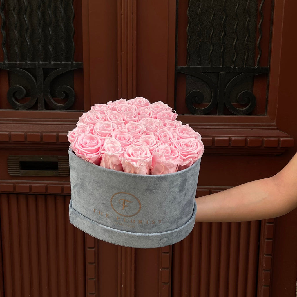 Luxurious Pink Roses - The Florist