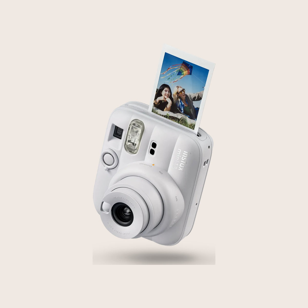 Instax Mini 13 com fotografia instantânea