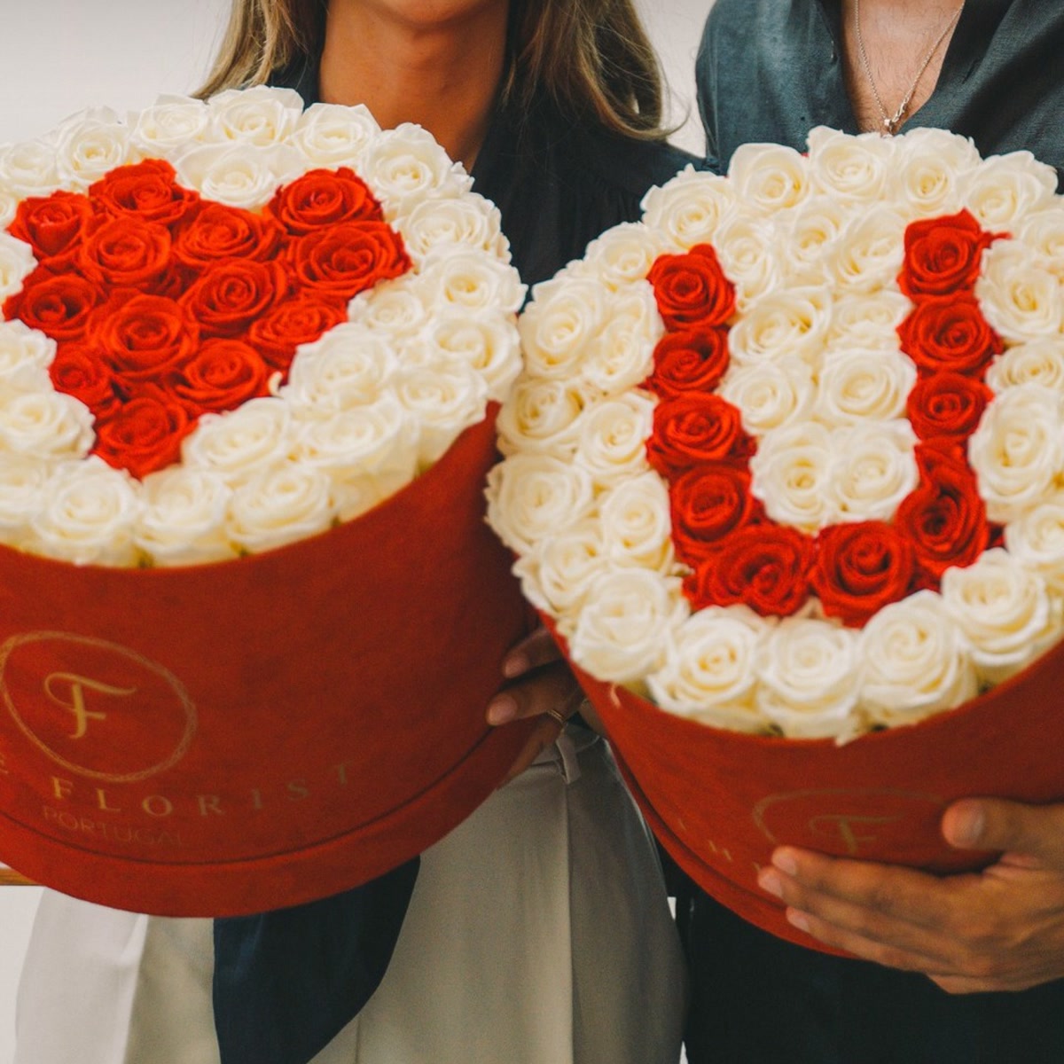 The Florist by You: rosas preservadas personalizadas com coração e letra U